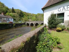 Cottage with garden - Image 3