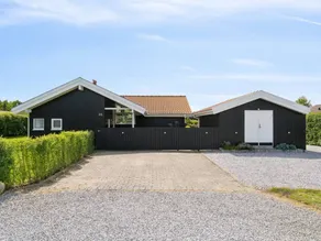 Family-oriented lovely holiday home with BBQ, terrace & sauna | Dogs allowed - Image 3