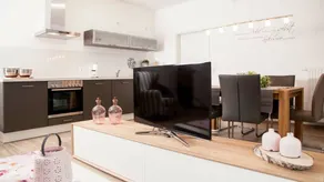 Wonderful apartment with garden & terrace | Mountain view | Ski nearby - Image 2