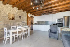 Voll ausgestattetes Ferienhaus mit Terrasse, Garten und Grill | Bergblick | Haustiere erlaubt - Image 3