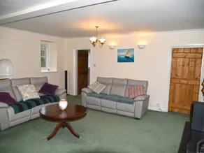 Cottage with garden - Image 2