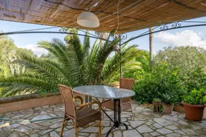 Lodge with terrace, BBQ & pool | Garden view - Image 5