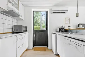Fully equipped holiday home with barbecue & terrace | Next to the beach - Image 5
