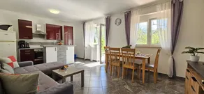 Apartment with BBQ | Garden view - Image 2