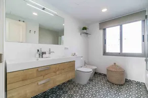 Vacation Home 'Horizon Indulgence' with Sea Views, Wi-Fi and Air Conditioning - Image 3