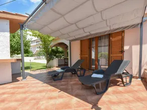 Charming house with garden, terrace & jacuzzi | Next to the beach - Image 3
