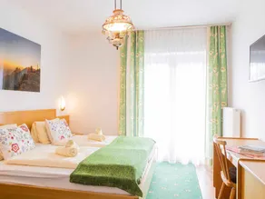 Child-friendly private room with garden | Mountain view | Pets are welcome - Image 4