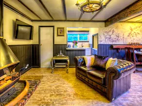Luxurious Spa Suite Rental for a Romantic Getaway in Melbourne - Image 3