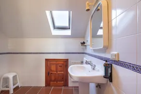 Bed and Breakfast 'Habitación Triple 3' with Mountain View, Shared Pool and Wi-Fi - Image 4