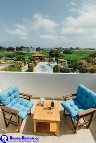 Villa conviviale et familiale avec terrasse, jardin et piscine privée | Vue montagne - Image 2