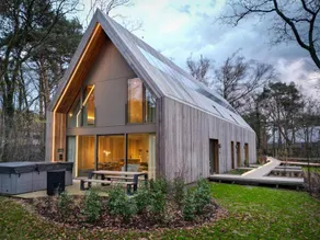 Lodge with terrace, garden & jacuzzi - Image 4