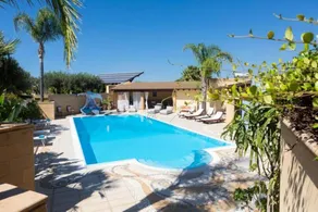 Appartement avec barbecue, piscine et jardin | Vue jardin | Avec animaux admis - Image 5
