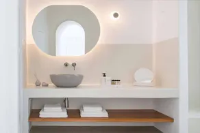 Beautiful villa with terrace & pool - Image 3