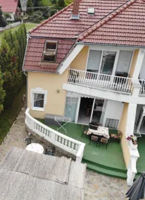 Holiday home with garden, pool & terrace - Image 2