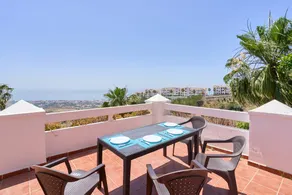 Holiday apartment with garden, terrace & pool | Beach view - Image 3