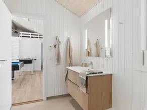 Holiday home with terrace, hot tub & barbeque - Image 4
