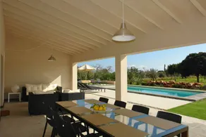 Ferienhaus mit Garten, Pool und Terrasse - Image 4