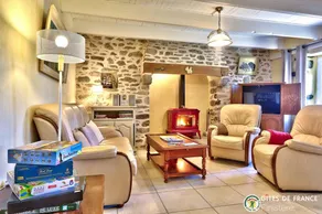 Gite with barbeque, terrace & garden - Image 4