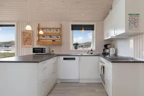 Fully equipped holiday home with terrace, barbeque & sauna | Beach nearby - Image 5