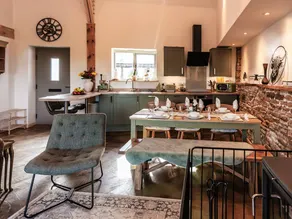 Child-friendly pleasant cottage with garden, barbecue & terrace - Image 4