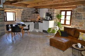 Loft Cocoon: Mountain View & Private Jacuzzi in Mostuéjouls - Image 5