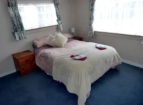 Charming Family-Friendly Cottage on an Organic Farm near Kaikoura, New Zealand - Image 4