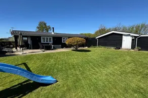 House with barbecue, terrace & garden - Image 4