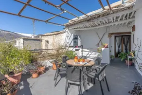 Casa El Portón, Bubión: Vistas a la montaña, terraza privada y Wi-Fi - Image 2