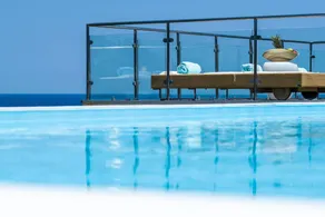 Villa avec jardin et piscine privée | Vue mer - Image 2