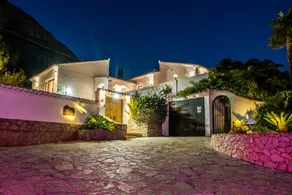 Villa with terrace, garden & private pool | Mountain view - Image 3