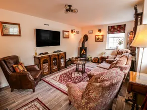 Family-oriented charming cottage with garden | Pets are welcome - Image 4