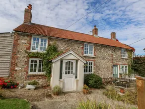 Fully equipped cottage with garden | Pet-friendly - Image 2
