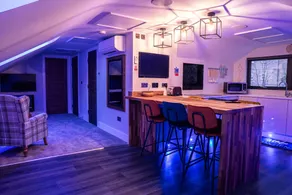 Annex, 2 Bed, Sleeps 4, Parking - Image 2