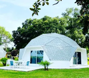 Lakeside Dome Retreat with Sun Deck & Lake Views | 2BR Rental in Clermont, Florida - Image 5