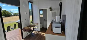 Sweet Tiny House with Beautiful Hiking Trails in Victoria - Image 3