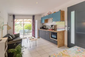 Holiday Home 'Le Pequelet' with Shared Pool, Wi-Fi and Air Conditioning - Image 5