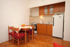 Flat with terrace - Image 5