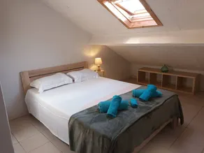 Modern studio in Saint-Nicolas, 35m², city view, parking - Image 2