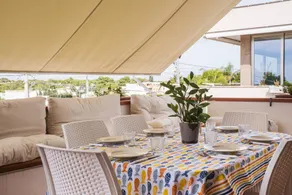 Villa 'Vacanze Serene' with Sea View, Wi-Fi, and Air Conditioning - Image 5