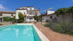 Fully equipped house with terrace, pool & barbeque | Dogs allowed - Image 2