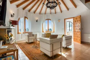 Fully equipped villa with terrace, private pool & barbeque | Sea view | Suitable for remote work - Image 5