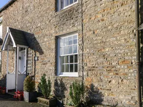 Cottage with garden - Image 3
