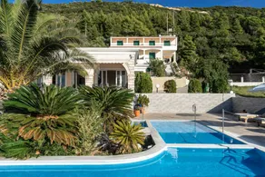 Studio avec piscine et jardin | Vue mer - Image 2