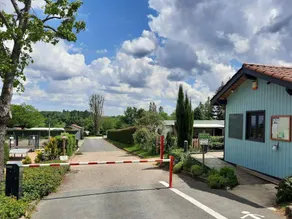 Unique accommodation with terrace & heated pool - Image 2