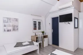 Private room with terrace - Image 4
