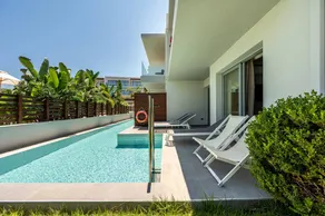 Superior Doppelzimmer mit Swim-up-Pool – Blick ins Landesinnere - Image 2