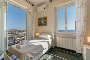 Appartement de vacances entièrement équipé avec internet haut débit | Vue ville | À côté de la plage - Image 3