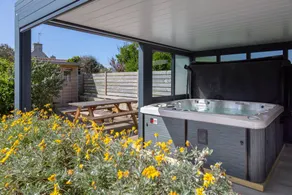Holiday Home 'Penty À Deux pas de la Mer' with Private Garden and Spa - Image 4