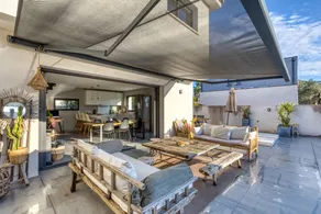 Villa adaptée aux familles avec jardin, piscine et barbecue | Vue jardin | Adaptée au travail à distance | Avec animaux autorisés - Image 4