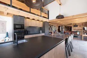 Family-friendly chalet with garden, terrace & hot tub | Mountain view - Image 4
